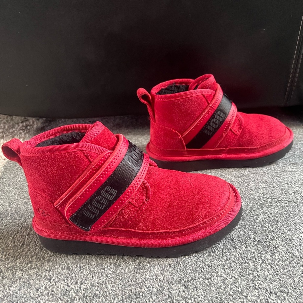 UGG Kids Unisex Neumel Suede Ankle Samba Red Boots